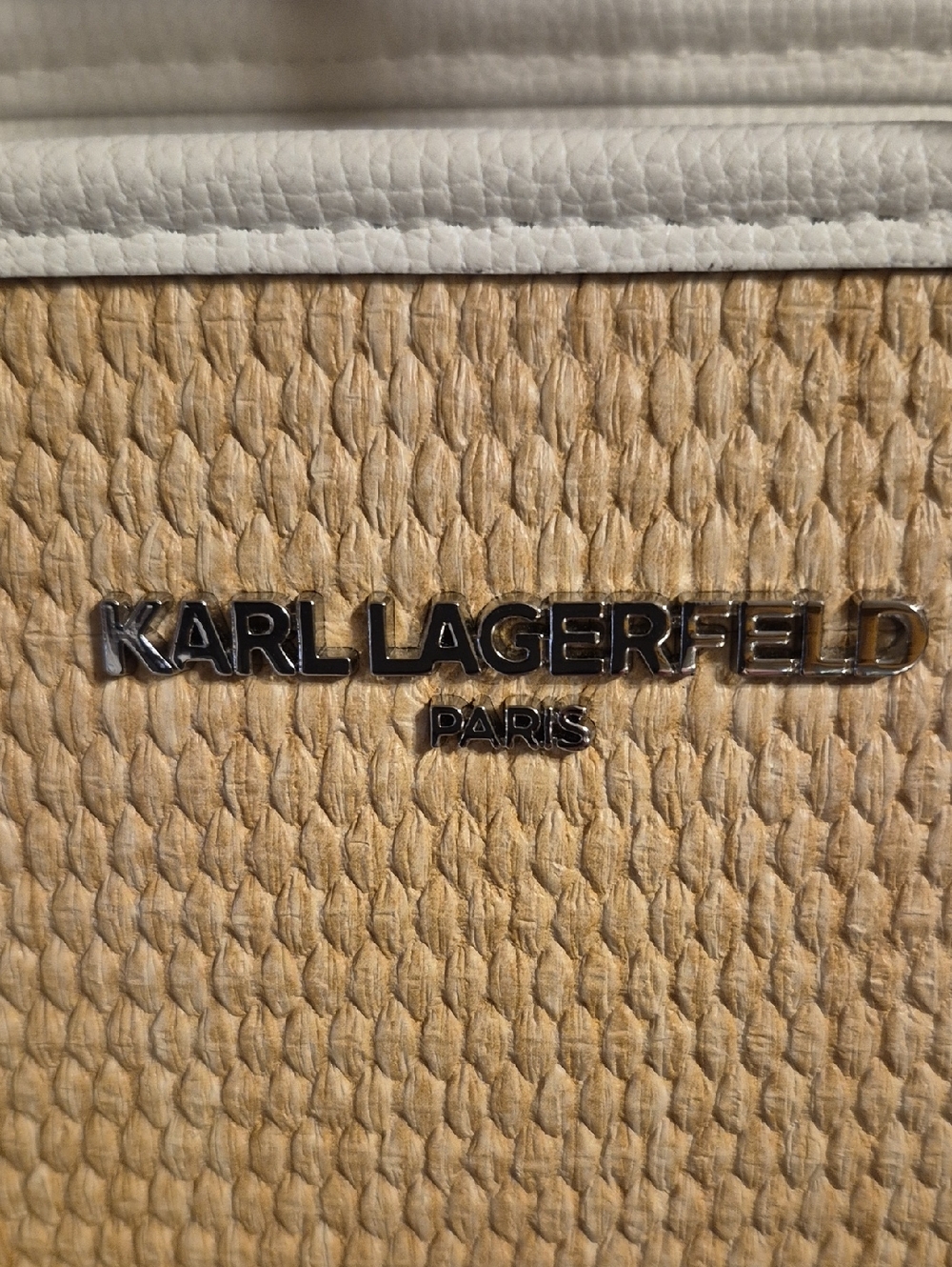 Karl Lagerfeld Tote with Heart Coin Pouch New - Picture 13 of 14